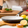 Сковорода KitchenAid АС, 24 см, з керамічним покриттям, матовий чорний (CC010435-001)