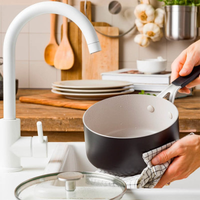 Ківш з кришкою KitchenAid АС, 16 см, 1,58 л, з керамічним покриттям, матовий чорний (CC009728-001)