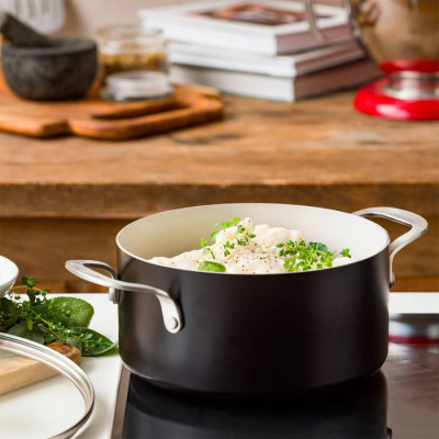 Каструля з кришкою KitchenAid АС, 20 см, 3,11 л, з керам покриттям, матовий чорний (CC010147-001)
